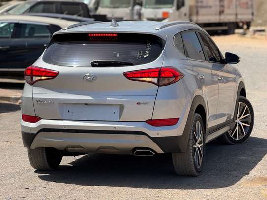 Hyundai Tucson image 5