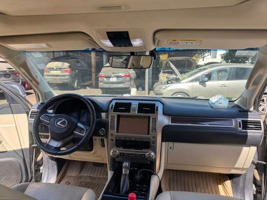 Lexus Gx-460 4.6l Année 2020 7 Places image 2