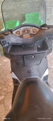 Yamaha Xmax 125 image 4