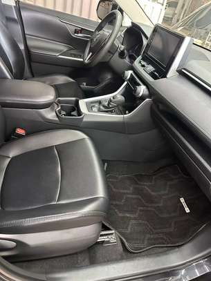 2020 TOYOTA RAV4 image 7