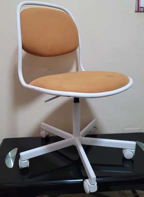 Chaise bureau-Salon de soin Roulante- Réglable -Rotative image 1