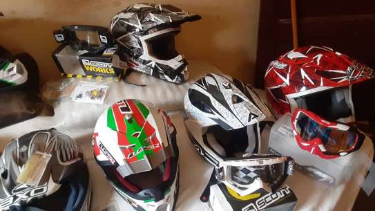 arrivage casques neuves homologués image 2