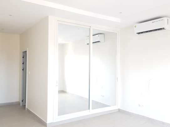 Joli et lumineux appartement F4 aux Mamelles image 5