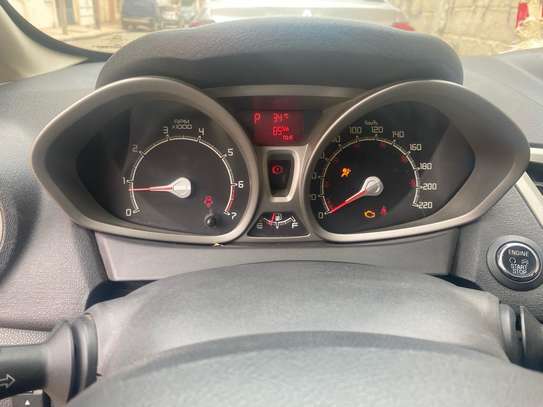 FORD FIESTA image 9