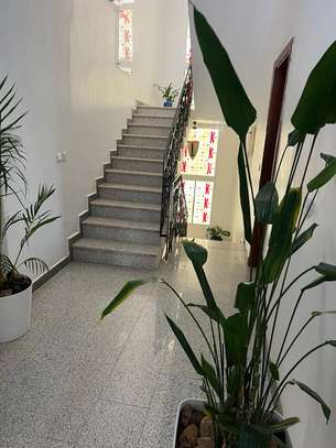 Appartement a louer aux almadies derrière Free image 1