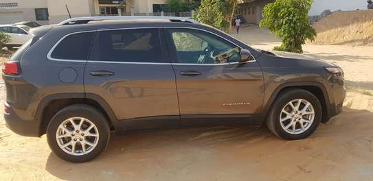 Jeep cherokee image 6
