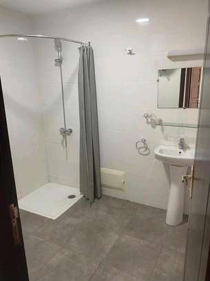Appartement a louer au Point E image 6