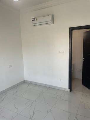 APPARTEMENT image 10