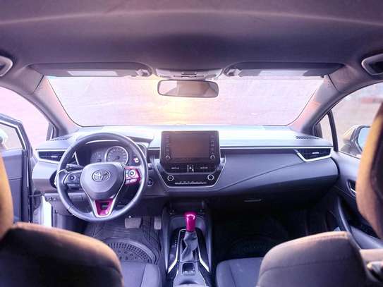 2020 Toyota Corolla SE HATCHBACK image 7
