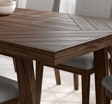 Table à manger en bois + 8 chaises image 3