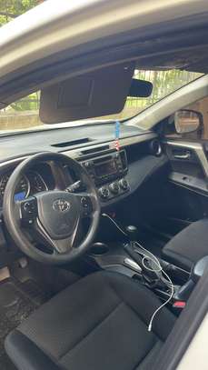 Location SUV image 3