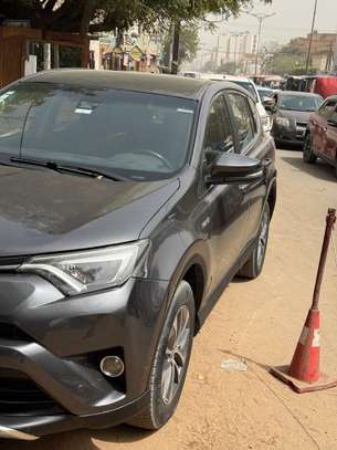 Toyota RAV 4 2017 image 9