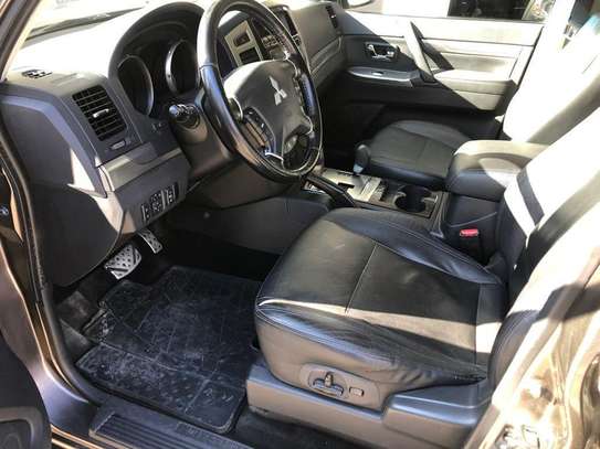 Mitsubishi pajero image 5