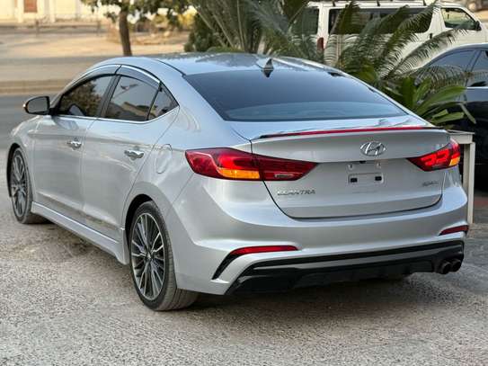 hyundai  Elantra sport 2018 image 6