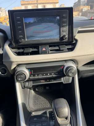 Toyota rav4 XLE 2019 image 6