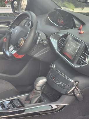 Peugeot 308 2017 image 5