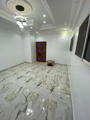 Tres belle salon a louer image 7