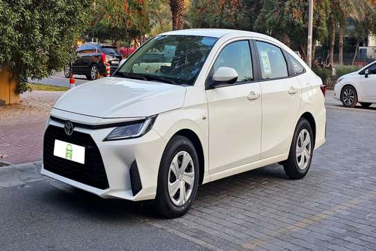 Toyota Yaris E 1.5L GCC (2026) — Berline — NEUVE image 3