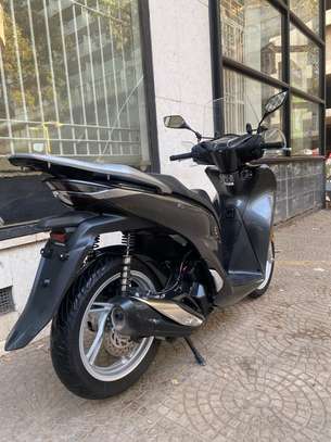 Honda SH125 image 5