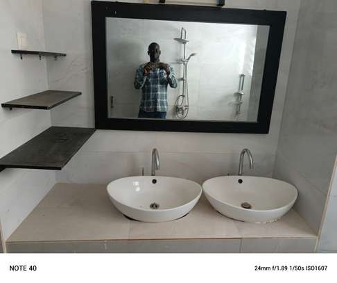 Belle villa à la citée djilly mbaye image 9