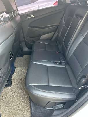 Hyundai Tucson diesel 2019 full options image 8