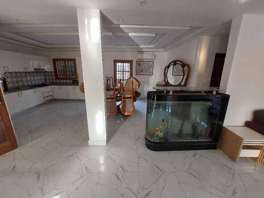 VILLA  À LOUER À NDAYANE image 1