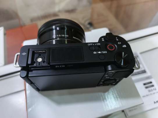 Sony ZV-E10 /16-50mm 4K image 3