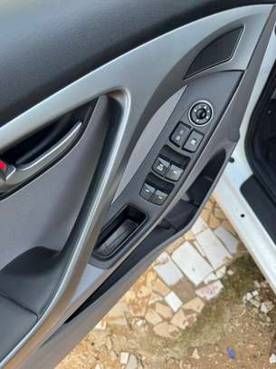 Hyundai Elantra image 7