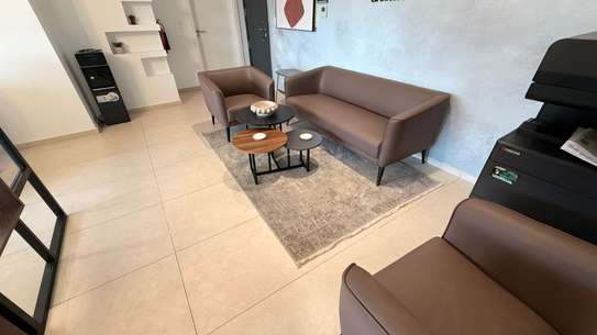 Bureau aménagé F4 – 148 m² à louer à la Résidence SIKI image 7