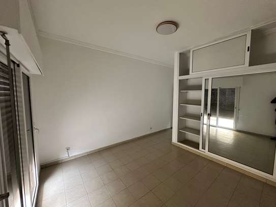 Appartement à louer F4 résidence axa image 8