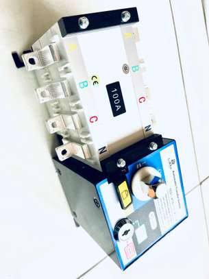 Inverseur Automatique Motorisé 63A à 2000A image 2