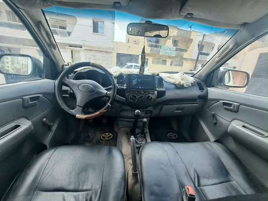 Toyota Hilux image 4