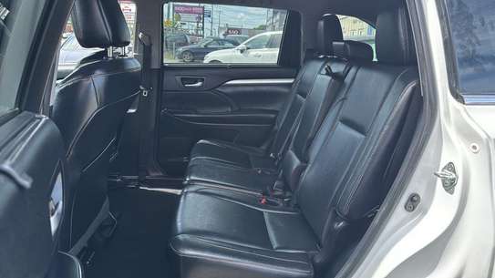 Toyota Highlander image 8