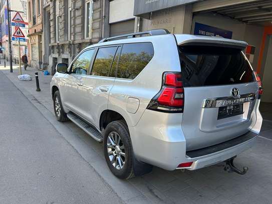 Toyota land cruiser prado image 3