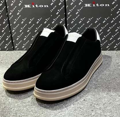 Kiton baskets basses noires semelle épaisse beige image 8