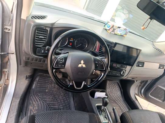 Mitsubishi Outlander 2016 7 places image 3