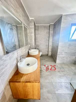 Duplex F4 à louer au Point E image 12