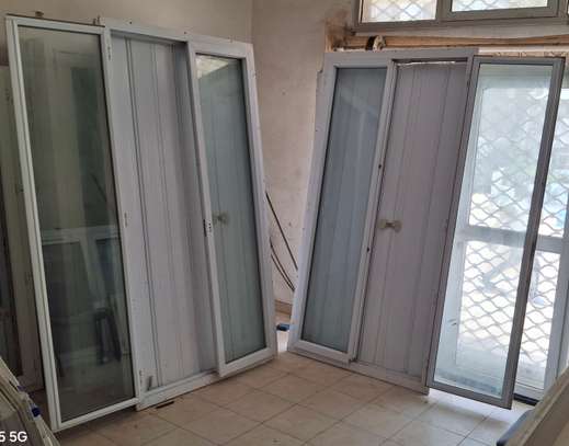 Porte pvc avec volet ou store antibruit image 6