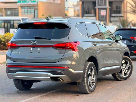 Hyundai Santafe image 9