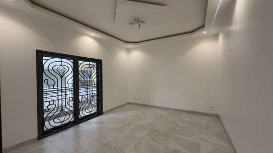 Appartement à louer à Yoff Onomo image 8