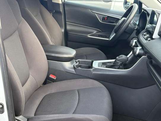 Toyota Rav 4 2021 image 3