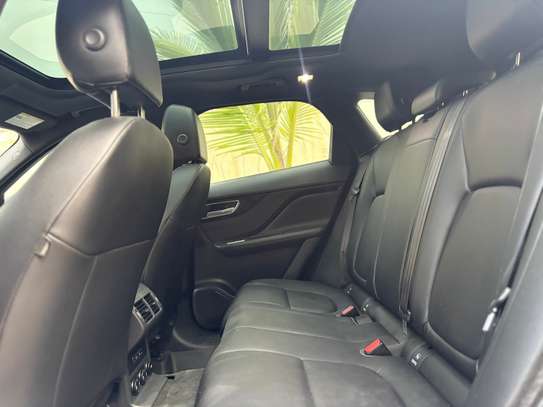 Jaguar F pace 2018 image 7