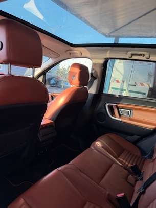Land Rover Discovery image 10