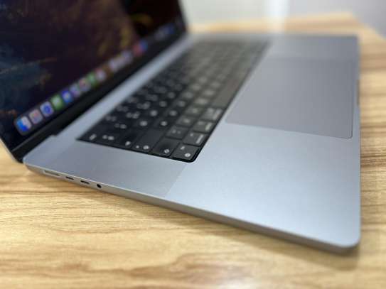MacBook Pro M1 Pro 16'' image 2