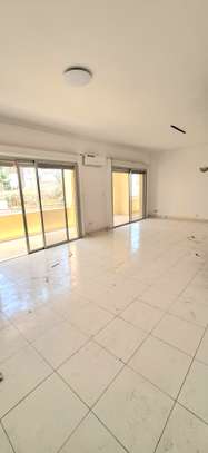 F4 de 200m2 - 5mn du lycée Jean Mermoz et de la Corniche image 3