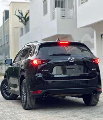Mazda CX-5 SUV Noir Spacieux et Fiable image 3