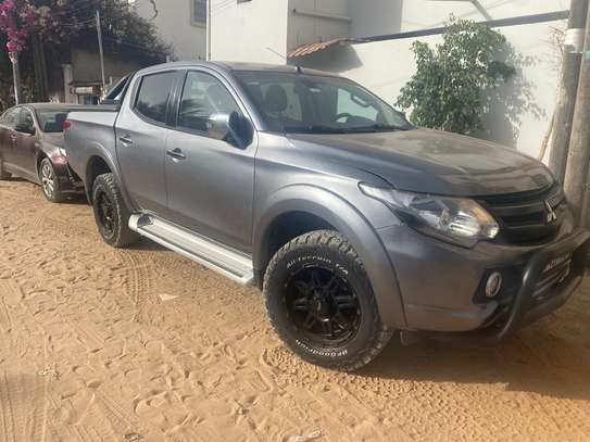 Mitsubishi L200 image 7