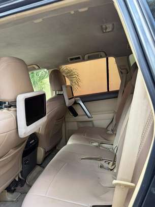 TOYOTA LAND CRUISER PRADO GXR 2016 image 10