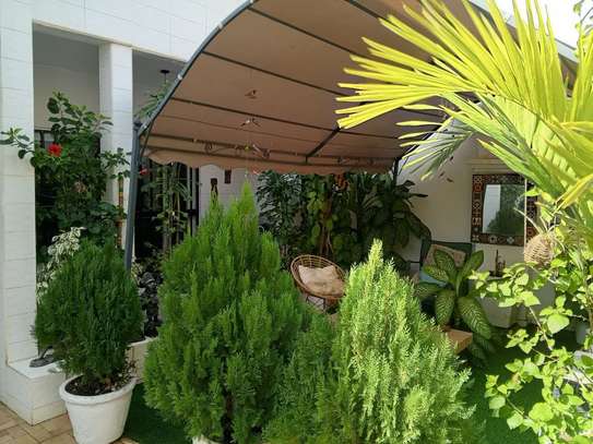 Jolie villa F6 avec piscine commune image 3