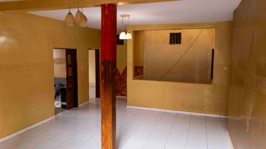 Villa R+1 Titre Foncier individuel à vendre à Diacksao 2 image 7